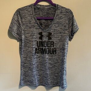 🌸Under Armour Women's Blue and Gray V-Neck Tee